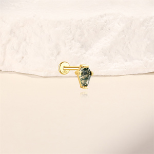 Piercing Labret de Plata de Ley S925 con Ágata Verde Musgo, Diseño Geométrico de Rombo, Parte Trasera Plana - Product Image 2