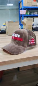 Gorra Trucker de Malla de Terciopelo Bordada en 3D Personalizada de Alta Calidad - Product Image 6