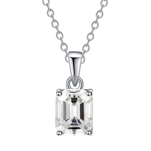 Collier pendentif tendance en argent sterling 925 avec moissanite taille émeraude et chaîne à maillons pour femme - Idéal pour mariage, fiançailles, anniversaire - Product Image 1