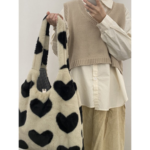 Bolso de Mano de Felpa con Forma de Corazón para <span class=keywords><strong>Niñas</strong></span>, Otoño-Invierno 2026, Bonito Bolso de Hombro con Cierre de Hebilla y Dos Asas/Correas - Product Image 2
