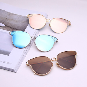 Gafas de Sol para Mujer Qianai, Montura Ovalada, Lentes Azul Hielo, Metal Plateado, 100% Protección UV, Gafas de Sol Modernas - Product Image 3