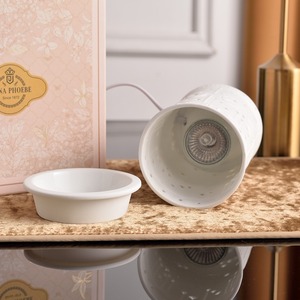 Lampe chauffe-cire en céramique romantique en forme de carrousel, ajourée et respirante, pour la fusion de cire aromatique, avec couvercle, coffret cadeau, pour le marché international - Product Image 3