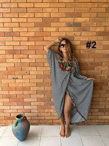 Robe caftan bohème noire à manches longues pour femmes, taille plus, avec des glands brodés colorés, respirante et écologique - Product Image 2