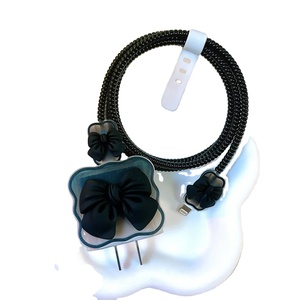 3D Tình Yêu Trái Tim Sạc Bảo Vệ Bìa Đối Với iPhone 14 15 13 12 11 Sạc 18W 20W Silicone Trường Hợp Cáp Cuộn Bộ Chuyển Đổi Điện Tay Áo - Product Image 1