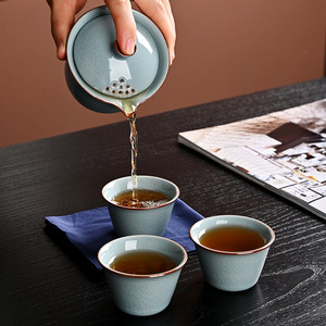 Juego de Té de Cerámica Portátil para Viaje Ge Kiln, Gaiwan, Tres Tazas, Set de Regalo para Uso en Exteriores - Product Image 3