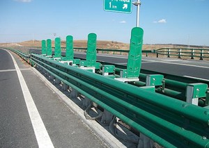 Guardrail europeo Standard CE certificata Hot-Dip zincato Q235 acciaio W trave autostrada per barriere di sicurezza del traffico - Product Image 4