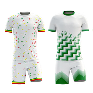 Venta al por mayor nuevo modelo transpirable poliéster fútbol kits niños hombres fútbol uniforme impresión digital - Product Image 1
