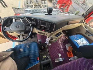 Camión tractor diésel 6x4 de 10 ruedas reacondicionado de segunda mano, transmisión automática, volante a la izquierda usado a la venta en África - Product Image 4