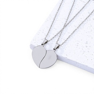 Collar con Colgante <span class=keywords><strong>de</strong></span> Corazón Personalizable, Acero Inoxidable, Chapado en Oro, Estilo Moderno, Minimalista, Joyería con Dije <span class=keywords><strong>de</strong></span> Corazón, Regalo para San Valentín - Product Image 1