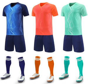 Футбольные комплекты формы для игроков |   Дышащая быстросохнущая футболка унисекс из 100% полиэстера для тренировок и матчей - Product Image 1