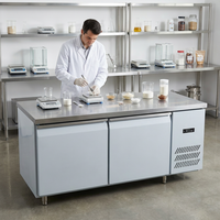 Réfrigérateur de cuisine professionnel en acier inoxydable sous comptoir, table de préparation réfrigérée, plan de travail réfrigéré