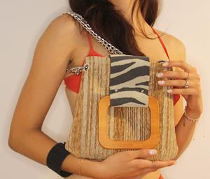 Borsa a tracolla con stampa animalier personalizzabile In finta pelle stile Rock da donna a tracolla con catena In oro - Product Image 5