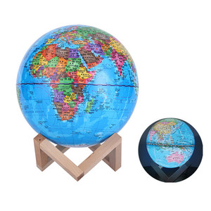 Globo Terrestre Illuminato a LED da 14,2 CM con Design Moderno, Supporto Triangolare in Legno per Bambini, Rotante in Plastica, Educativo per Geografia, Notturno - Product Image 1