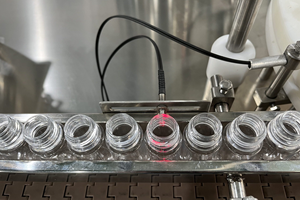 Machine de remplissage automatique d'huiles essentielles, contrôle PLC, remplissage de haute précision, adapté aux bouteilles rondes - Product Image 4