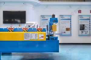 Chuyển tiếp sáng tạo hình thang hồ sơ cuộn tạo thành máy cho ngành công nghiệp xây dựng - Product Image 2