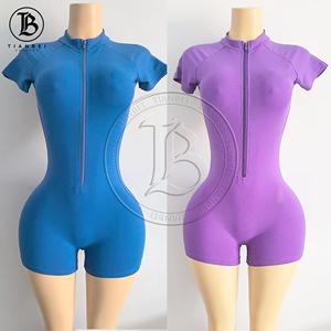 Nuova <span class=keywords><strong>Tuta</strong></span> Intera da Donna 2026, Sexy, <span class=keywords><strong>a</strong></span> <span class=keywords><strong>Righe</strong></span>, in Maglia, Casual, con Scollo <span class=keywords><strong>a</strong></span> V, Schiena Scoperta, Halter, Aderente - Product Image 4