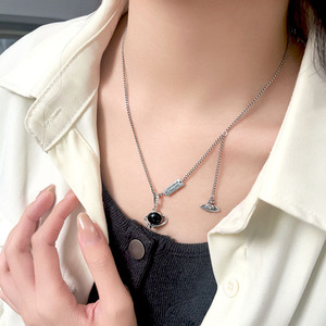 Collar Kaiming S925 de Plata de Ley con Diseño de Planeta Espacial Negro, Cadena de Constelación para Uso Diario, Cadena para Clavícula, Diseño Simple y Elegante - Product Image 1