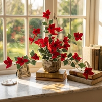 Künstlicher Weihnachtsstern und Stechpalmen-Buschstrauß, rote Seiden-Weihnachtsblumen, Blumenstiele, Weihnachtskranz, Baum- und Heimdekoration für die Feiertage
