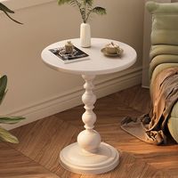 Meubles de salon de style japonais luxueux et minimaliste avec tables d'appoint, adaptés aux chambres familiales et aux hôtels