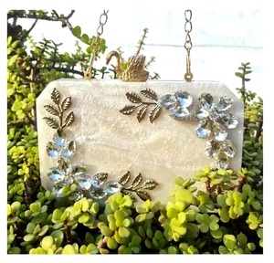 Precioso monedero de resina hecho a mano y colección de embragues de alta calidad con patrones únicos y correas elegantes decoración de cadenas - Product Image 1