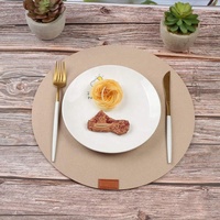 Ensemble de 7 sets de Table en feutre Beige thermo-isolant pour Table à manger en bois