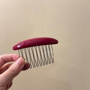 หวีเสียบผมแบบไม่ต้องใช้กิ๊บ ยี่ห้อ Korean No Dent Reverse Insert Comb ดีไซน์เรียบง่าย น่ารัก เหมาะสำหรับผมหน้าม้าและผมด้านข้าง ใช้ได้ในฤดูร้อน สำหรับผู้หญิง ช่วยจัดแต่งทรงผมด้านหลังและเก็บผมที่หลุดร่วง อุปกรณ์เสริมผม - Product Image 4