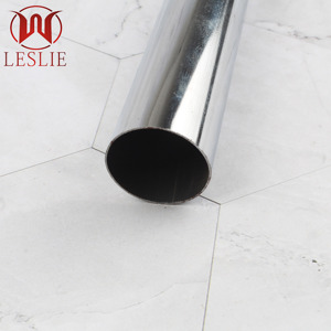 Support de <span class=keywords><strong>tringle</strong></span> de <span class=keywords><strong>penderie</strong></span> LESLIE en tube rond en fer noir, 25 mm, non-démontable - Product Image 1
