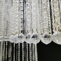 Lustre en acrylique à 8 pétales en forme de fleur exquise, décor de plafond pour salle de mariage, hôtel, rideau de perles, drapé