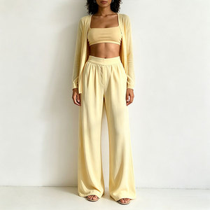 Ensemble de pyjamas personnalisés écologiques pour femmes en coton et bambou tricoté, jaune, avec haut long, pantalon, cardigan et short à taille élastique, doux - Product Image 3
