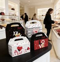 Boîtes à poignée en carton faites à la main sur le thème de l'amour, pour cadeaux, biscuits, faveurs, emballage de bonbons, décoration de fête de la Saint-Valentin