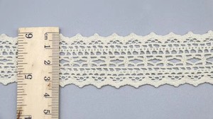 Nastro Largo Vintage in Pizzo Floreale Intrecciato 100% Cotone con Bordo Ondulato per Creazione di Abiti - Product Image 5