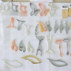 Pettine Professionale in Lega <span class=keywords><strong>di</strong></span> Alluminio per <span class=keywords><strong>Massaggio</strong></span> del Cuoio Capelluto, Strumento Ondulato Gua Sha per <span class=keywords><strong>Massaggio</strong></span> dei Meridiani <span class=keywords><strong>di</strong></span> <span class=keywords><strong>Testa</strong></span> e Corpo - Product Image 6