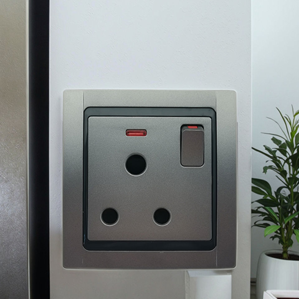 VNX 15A UK Standard Silver Color 15A 250V High Quality 3 Pin Socket
