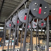 Machine d'escalade suspendue à barre en acier réglable à l'infini pour l'entraînement de la force du haut du corps