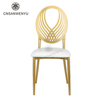 Chaises de mariage élégantes en fer forgé à dossier ailé pour événements romantiques en extérieur, banquets de luxe, design moderne, empilables pour salon - Vente en gros