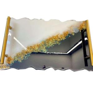 Bandeja de Servir de Resina Duradera y Elegante para el Hogar, Cocina, Café, Té, Desayuno, Aperitivos y Ocasiones Especiales, Disponible para la Venta - Product Image 1