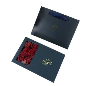 Boîte cadeau rectangulaire en papier pour la Saint-Valentin, pour bagues, pendentifs, boucles d'oreilles, bracelets de couple - Emballage moderne pour bijoux - Product Image 1