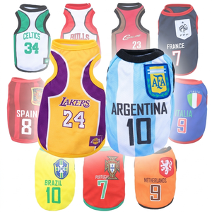Camiseta de fútbol transpirable de malla para perros, disfraz de primavera/verano, suéter para perros, venta al por mayor - Product Image 1