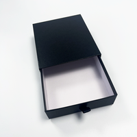 Boîte d'expédition de bijoux de vêtements de luxe personnalisés haut de gamme boîtes à tiroirs pliables plates de gaufrage en feuille d'or avec ruban