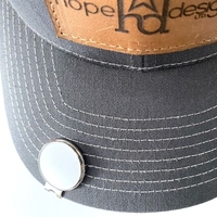 Clip de chapeau de marqueur de golf en métal de haute qualité personnalisé en usine professionnelle avec logo Design Clip de chapeau de marqueur de balle de golf avec boîte en acrylique