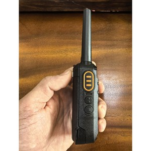 Radio Walkie Talkie WLN 400-470MHz con Batería de Litio de 6000mAh, Largo Alcance, Portátil, para Uso en Obras de Construcción y Montaña - Product Image 2
