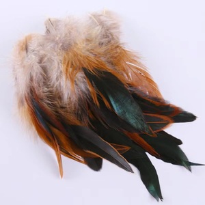 Plumas <span class=keywords><strong>de</strong></span> Gallo Teñidas <span class=keywords><strong>de</strong></span> Morado <span class=keywords><strong>de</strong></span> 4-6 cm, Venta al por Mayor <span class=keywords><strong>de</strong></span> Fábrica, Aptas para Prendas <span class=keywords><strong>de</strong></span> Vestir, Adornos Coloridos y Manualidades - Product Image 1