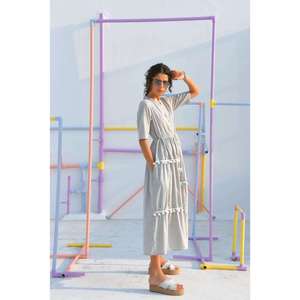 Robe maxi en coton gris uni pour femmes |   Robe d'été et d'automne à détail en dentelle, coupe ajustée et évasée, avec poches |   Vêtements décontractés vintage pour les vacances - Product Image 2