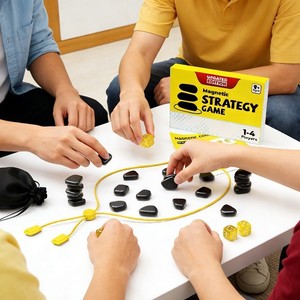 Jeu d'échecs magnétique avec 20 pierres et cordon réglable amélioré, 2 dés et pochette de voyage, outil interactif familial pour enfants et adultes - Product Image 4