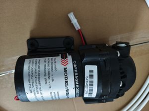 Pompe de surpression en cuivre autonettoyante 75 GPD à 5 étages pour usage domestique, hôtelier et extérieur, système à diaphragme 24V, silencieuse, débit élevé 75 GPD E - Product Image 1