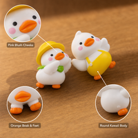 Figurines de canards miniatures en PVC, décorations pour tableau de bord de voiture, porte-clés, artisanat, ornements de canards, vente chaude