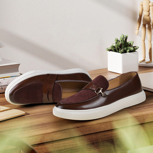 Chaussures habillées décontractées en cuir PU confortables pour hommes, style Oxford, à enfiler, avec boucles métalliques, idéales pour les mariages et les affaires - Product Image 4