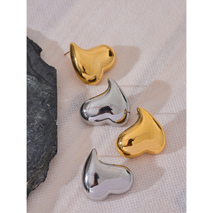 JINYOU 2949 Popular de acero inoxidable liso corazón amor Stud pendientes prevenir alergias Metal atractivo romántico joyería Bijoux - Product Image 4