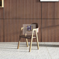 Ensemble de meubles de restaurant au design moderne, table à manger en bois de couleur personnalisée avec 4 chaises pour les salons de thé, les cafés, les cuisines et les hôtels