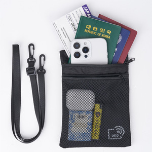 ที่ใส่พาสปอร์ตป้องกันการโจรกรรมด้วย RFID ดีไซน์เรียบง่าย สวมใส่รอบคอ เหมาะสำหรับการเดินทางกลางแจ้ง เดินเที่ยว และสะดวกสบายสำหรับการเดินทาง - Product Image 1